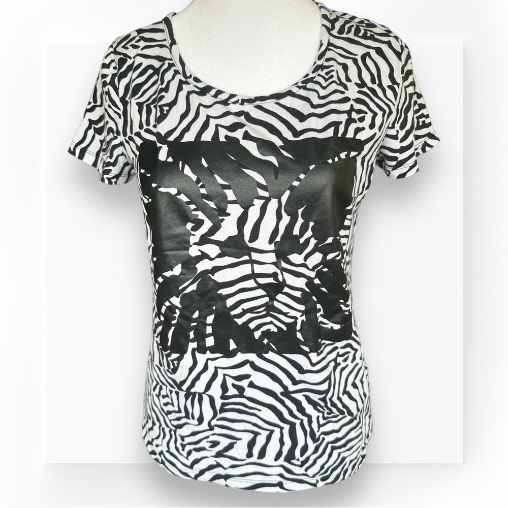 Ann Klein Lion Logo Black And White Zebra/Abstract Print T-Shirt Size Small (S)